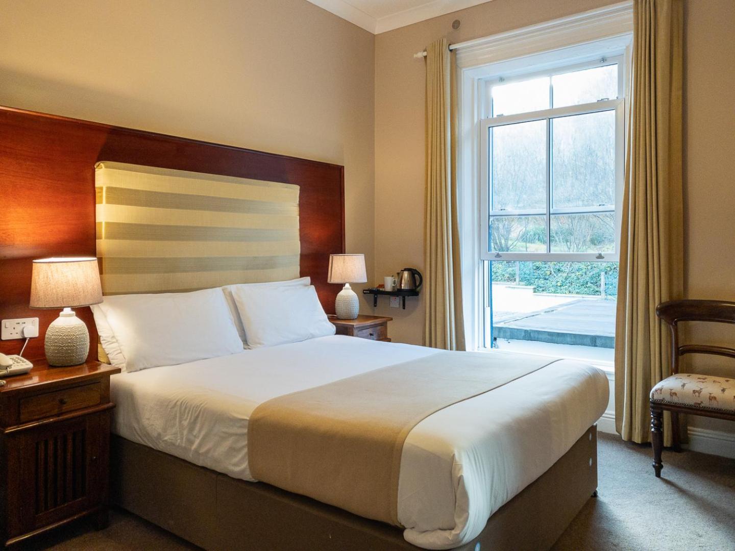 Leenane Hotel Линон Экстерьер фото